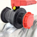 1000 Litre 275 Gallon Reconditioned IBC Tote with 1.5 Inch Ball Valve Camlock/Quick-Connect - Image 3