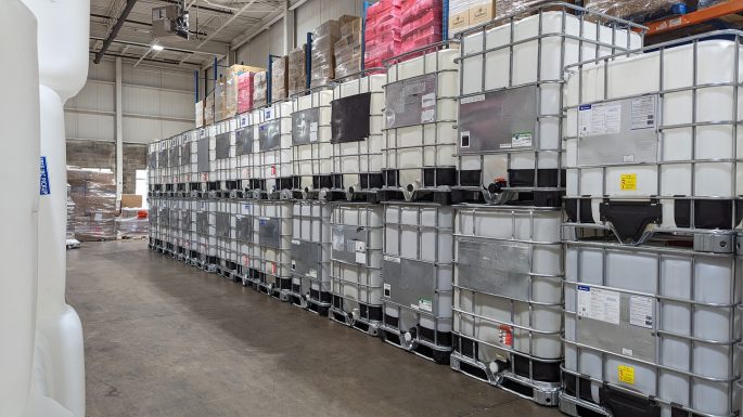 used as is ibc totes unwashed and fully drained 1000 litre 275 gallon ibc totes 60pc truckload